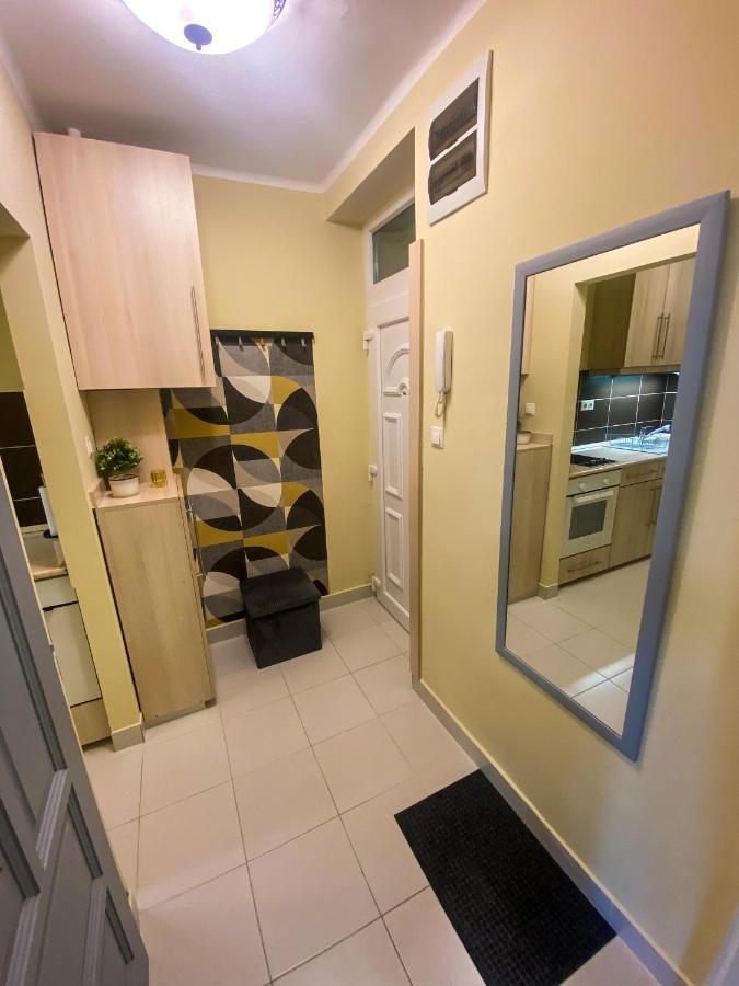 Fresh Smartly Designed Studio Flat & Sunny Balcony Budapesta Exterior foto